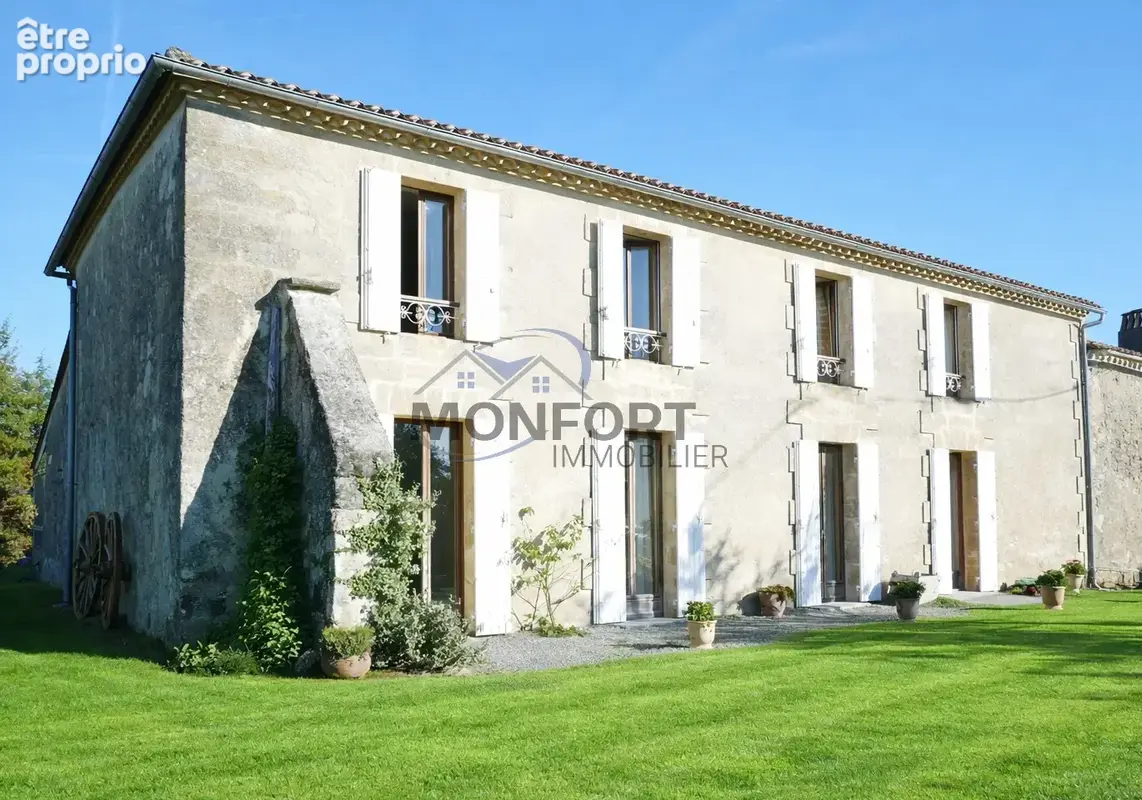 Authentique maison de caractère avec dépendances, cour en pierre et vue sur les vignobles de Saint-Émilion - photo 2