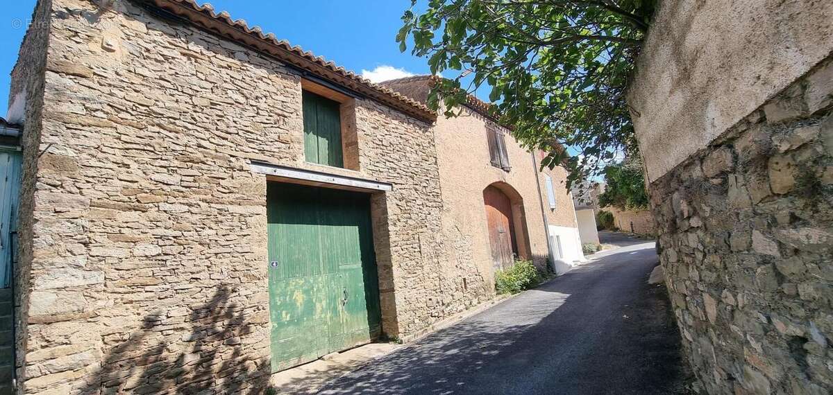 Photo 2 - Parking à CASTELNAU-D&#039;AUDE