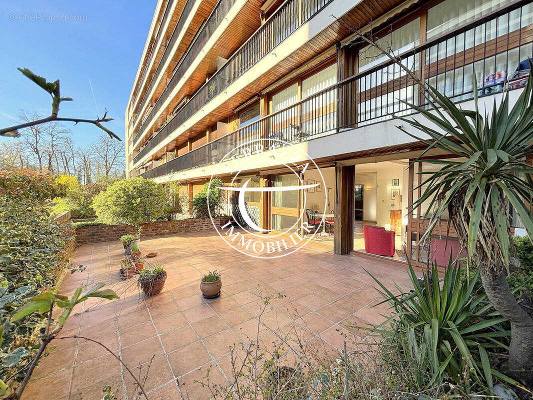 Appartement à LA CELLE-SAINT-CLOUD