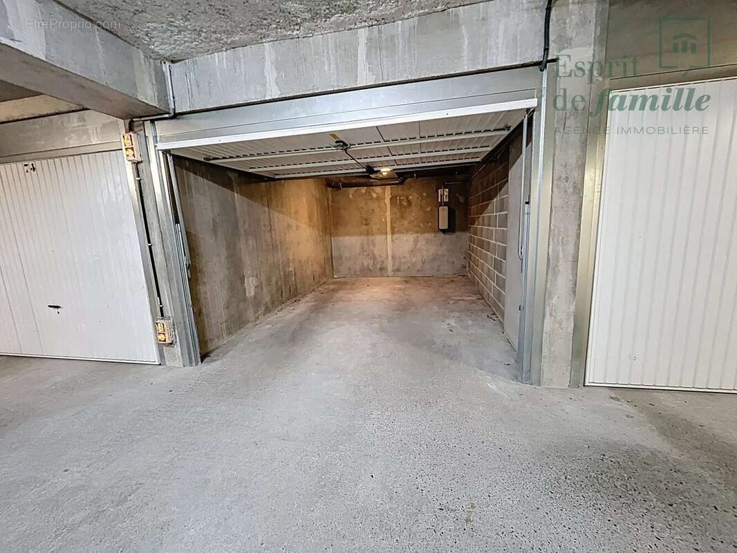 Croix-Rousse – Secteur Hénon,  T3, meublé, avec balcon, garage – Calme absolu - photo 13