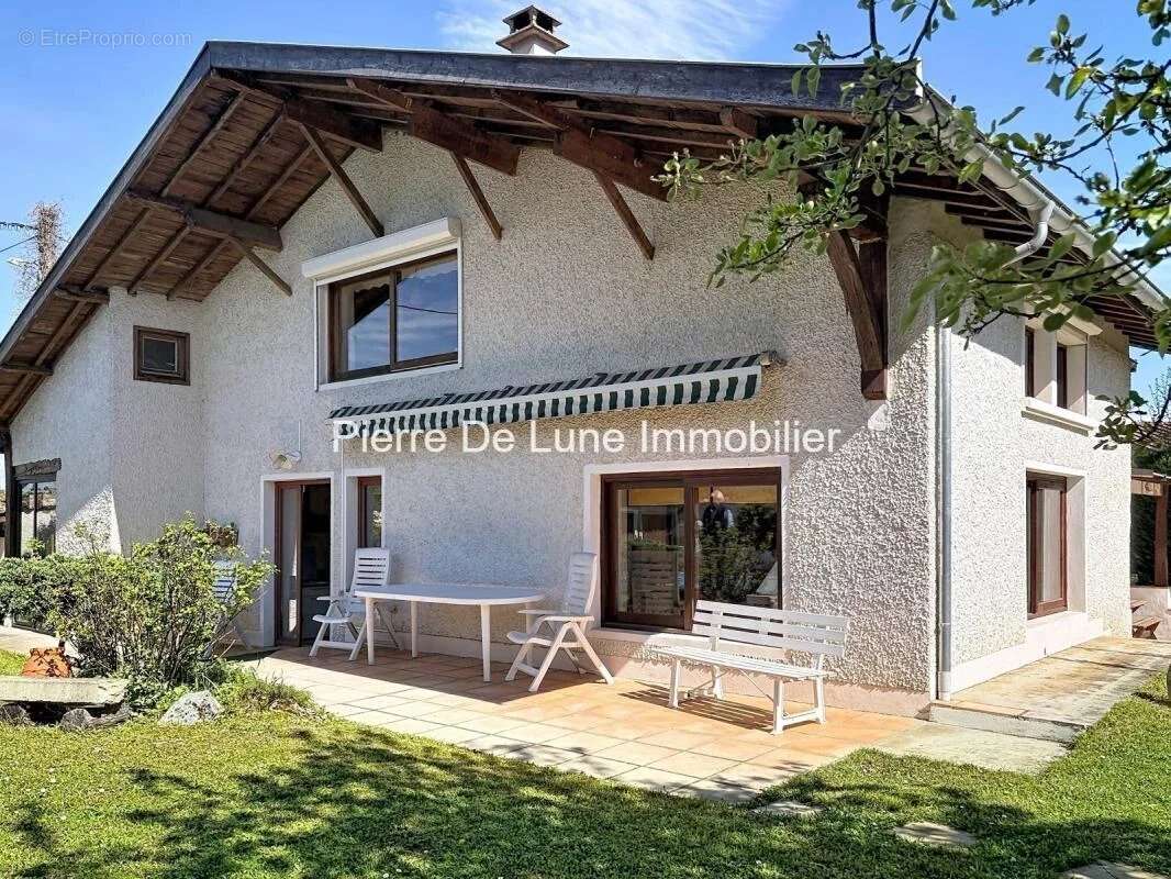 Maison de caractère avec piscine proche de Pérouges - photo 16