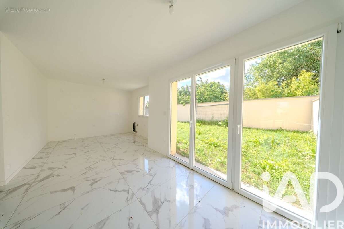 Maison 112 m² à Lagny-Sur-Marne  - photo 2