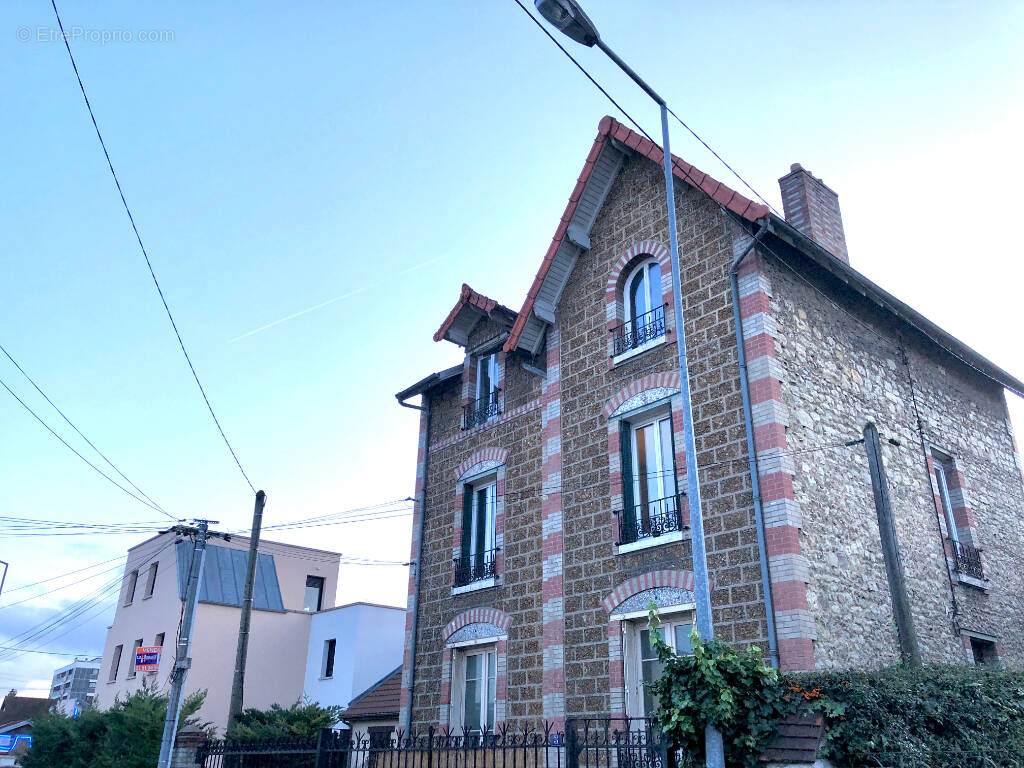 Appartement à HOUILLES