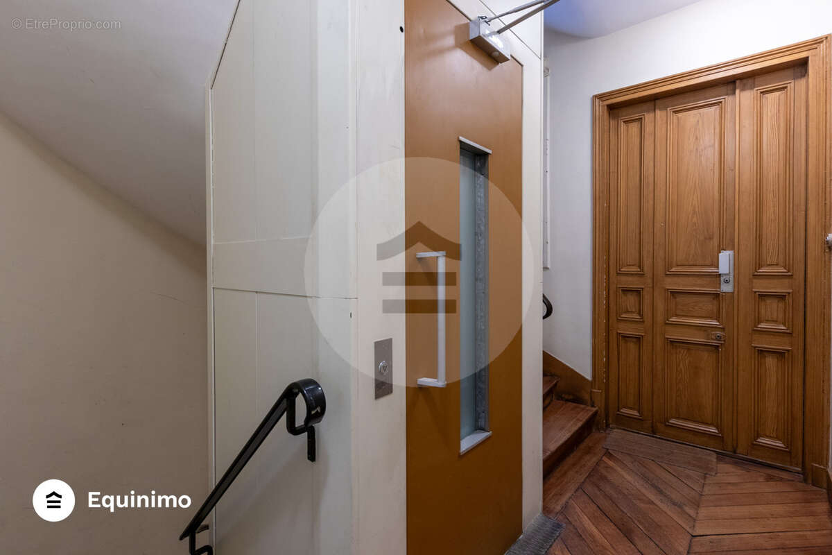 Appartement à PARIS-18E