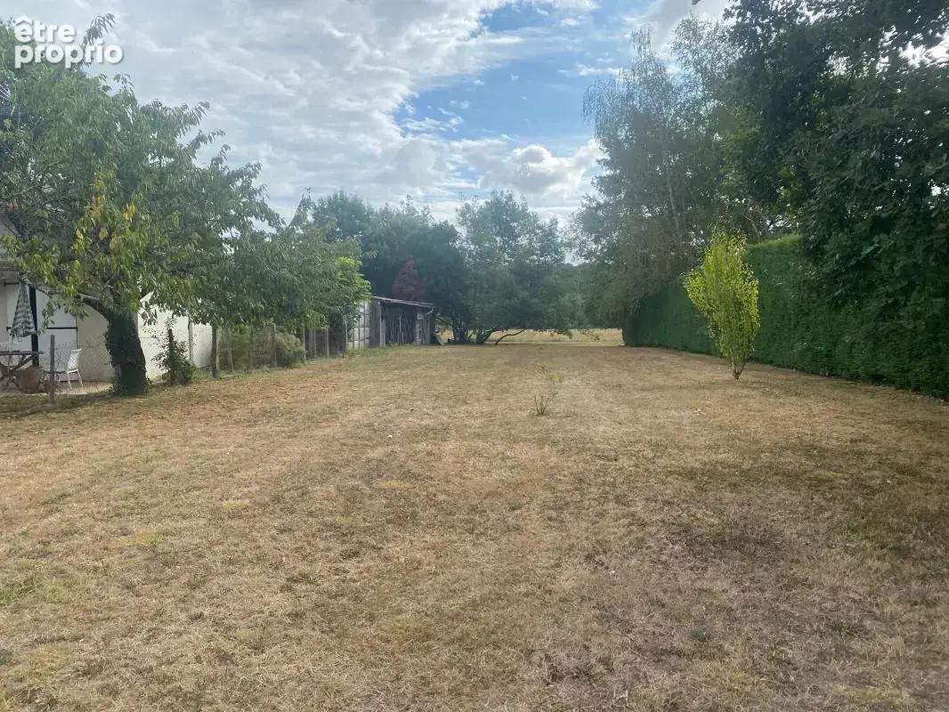 Photo Terrain à Beychac-Et-Caillau au prix de 89 900€