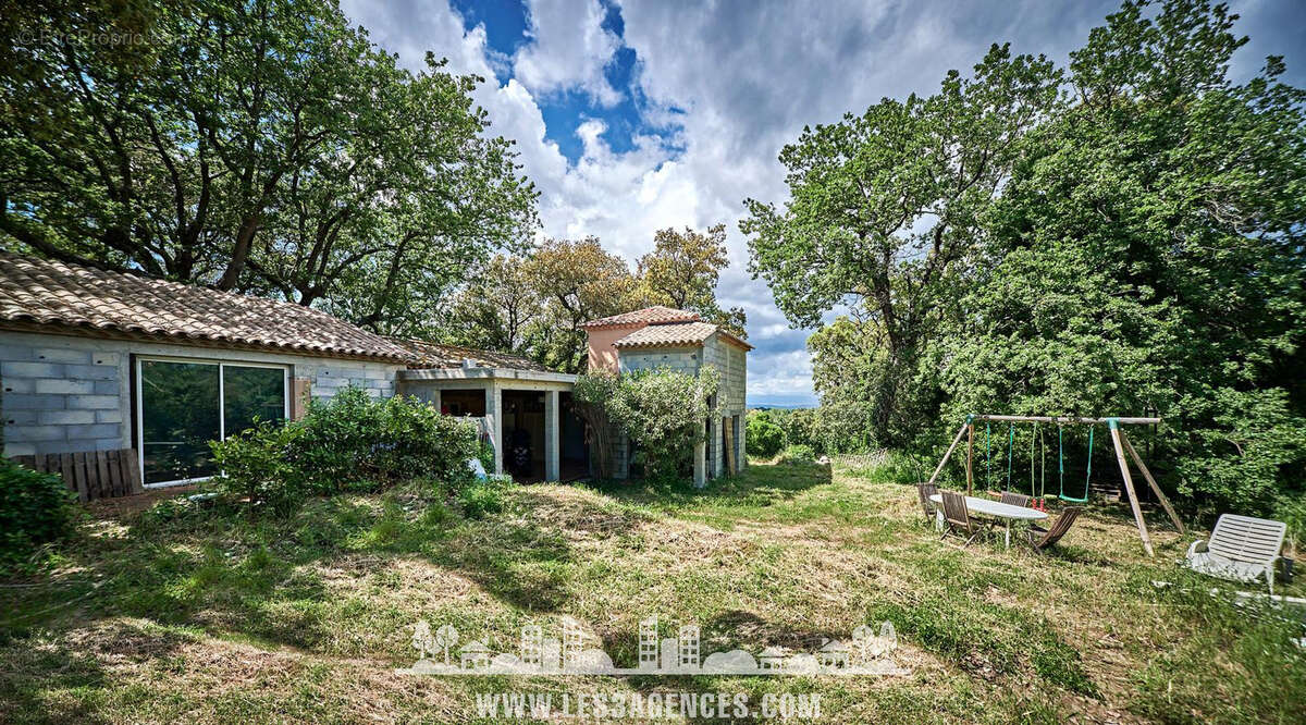 Maison à LA GARDE-FREINET