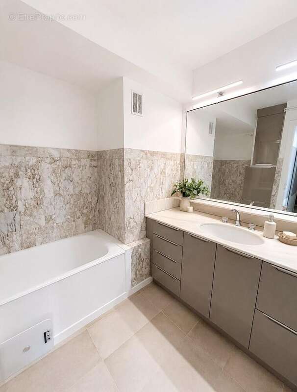Photo 5 - Appartement à PARIS-20E