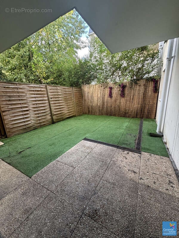 Appartement à LES PAVILLONS-SOUS-BOIS