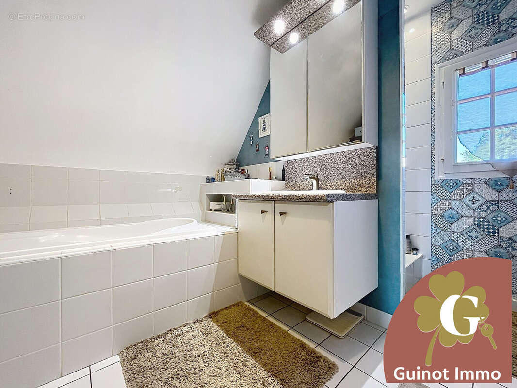 Maison 110 m² à Saint-Maurice-D'etelan  - photo 9