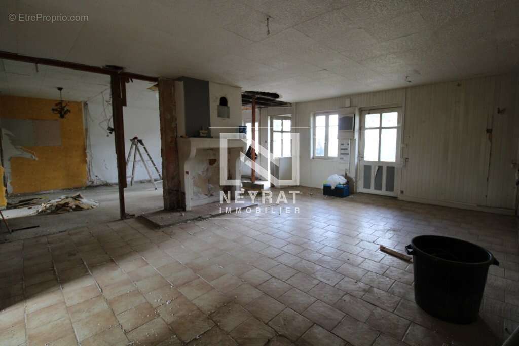 Maison à L'ABERGEMENT-SAINTE-COLOMBE
