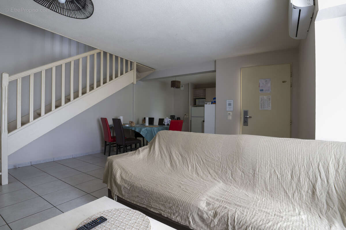 Appartement à SAINT-JEAN-D'ILLAC