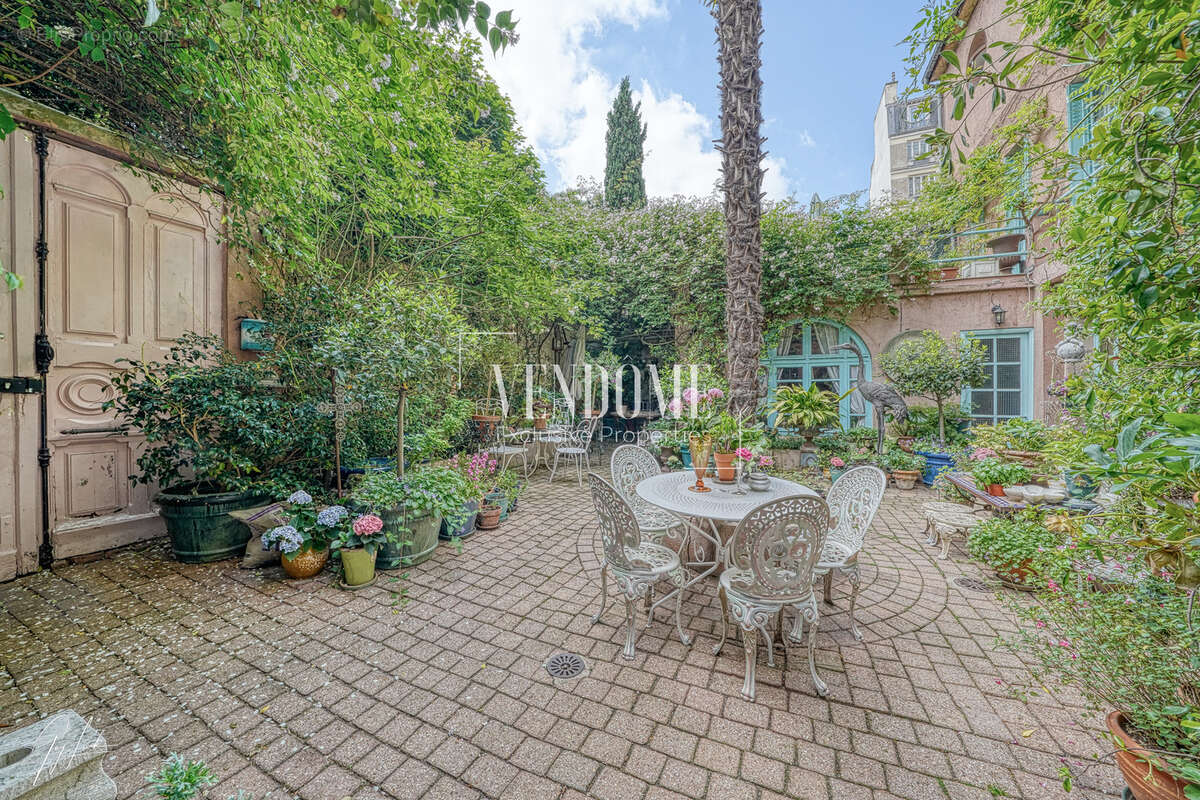 Maison à PARIS-18E