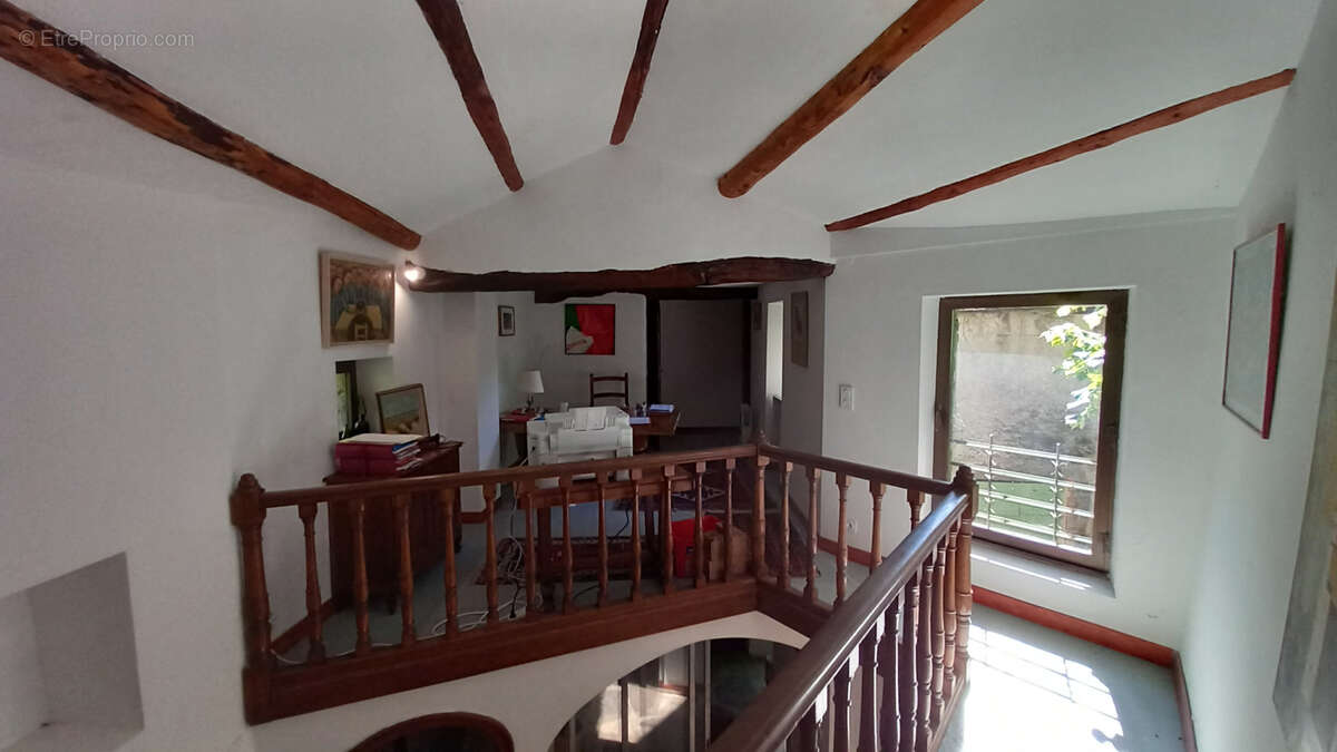 Maison à COLOMBIERES-SUR-ORB