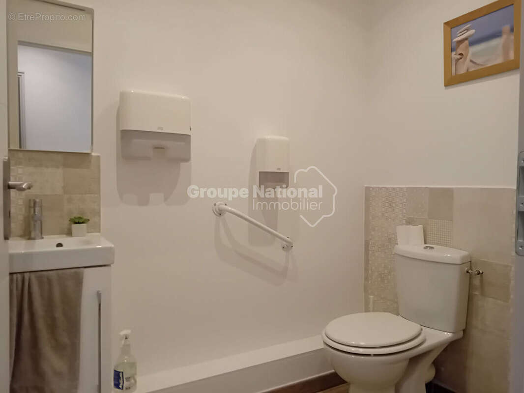 Commerce à SAINT-ETIENNE-DU-GRES