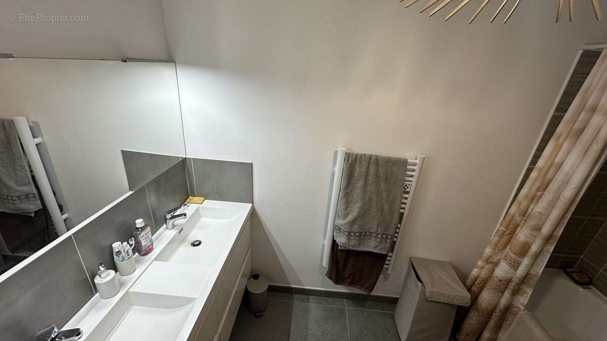 Appartement à SIX-FOURS-LES-PLAGES
