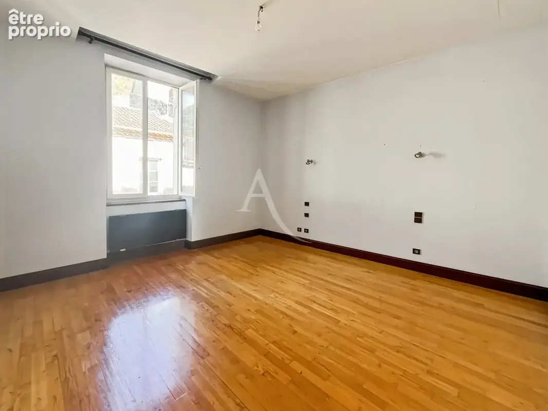A VENDRE - Maison familiale de caractère au coeur de Penne-d'Agenais, avec piscine - photo 13