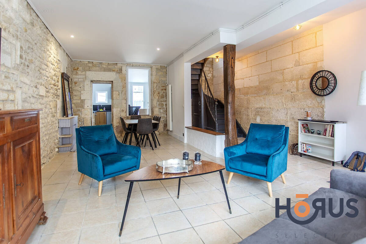 Maison à RUELLE-SUR-TOUVRE