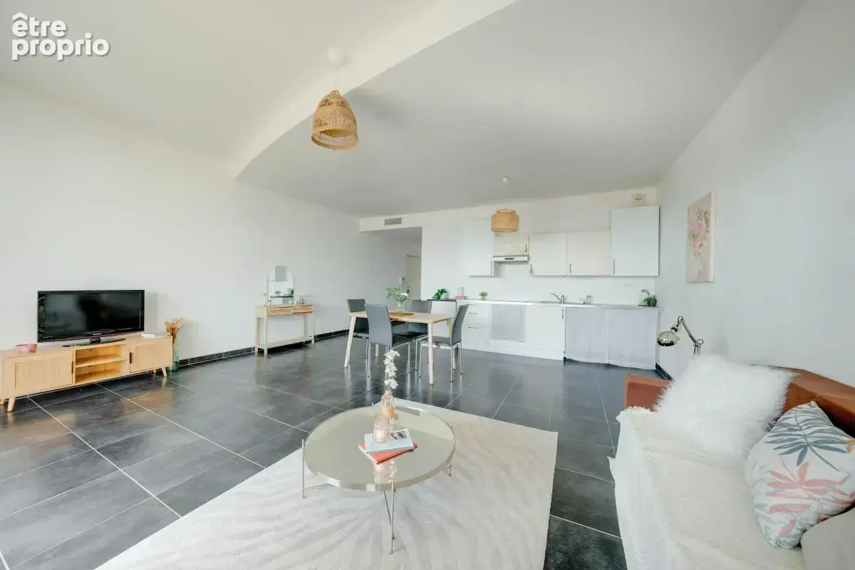 Appartement T3 avec terrasse & garage - La Ciotat - photo 3