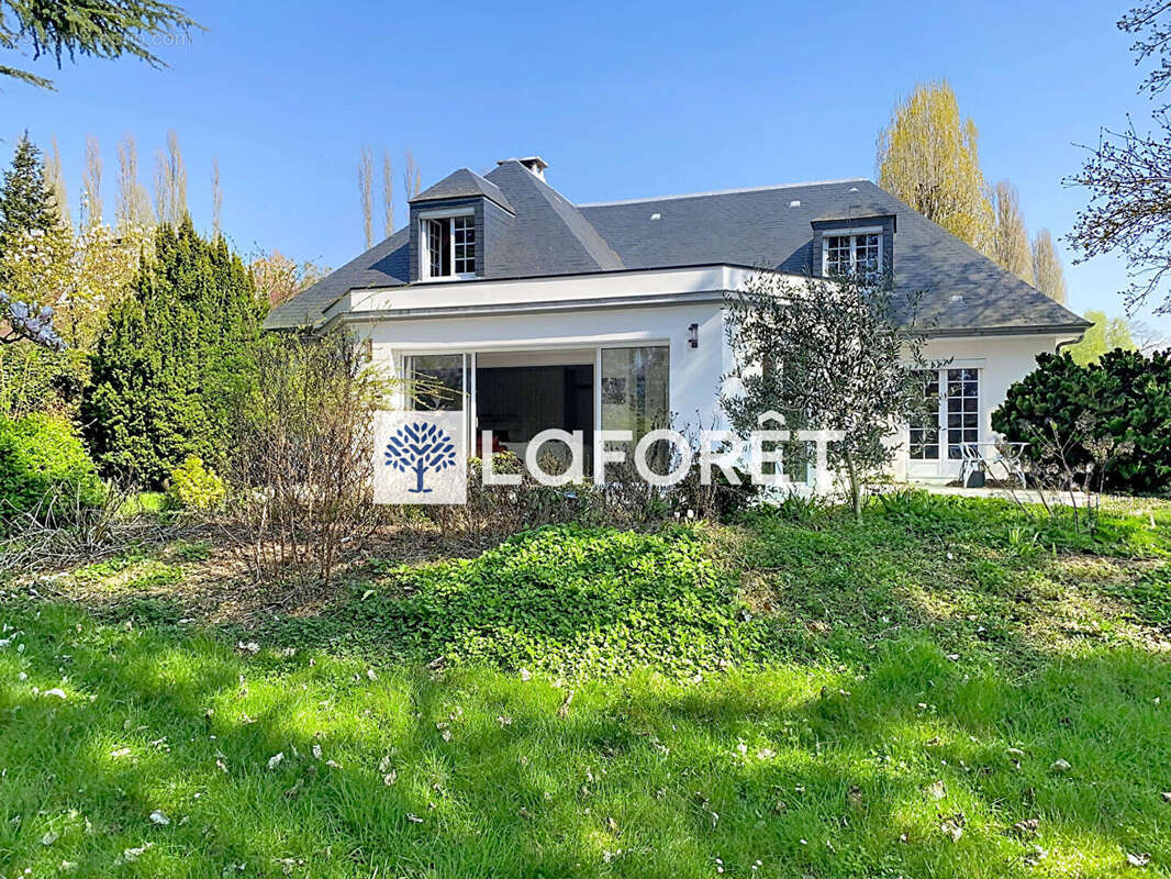 Maison à CRESPIERES