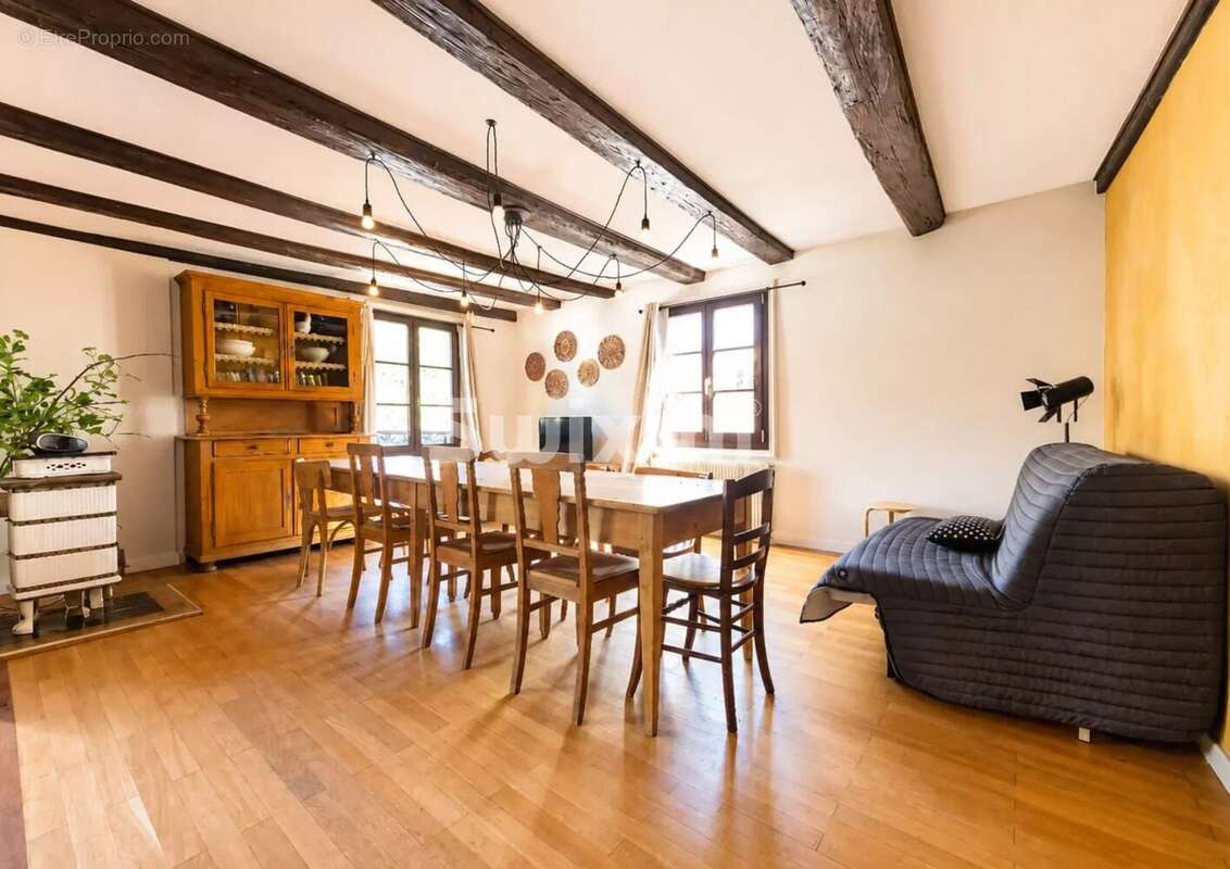 Appartement 3 pièces vendu meublé avec stationnement couvert - photo 2