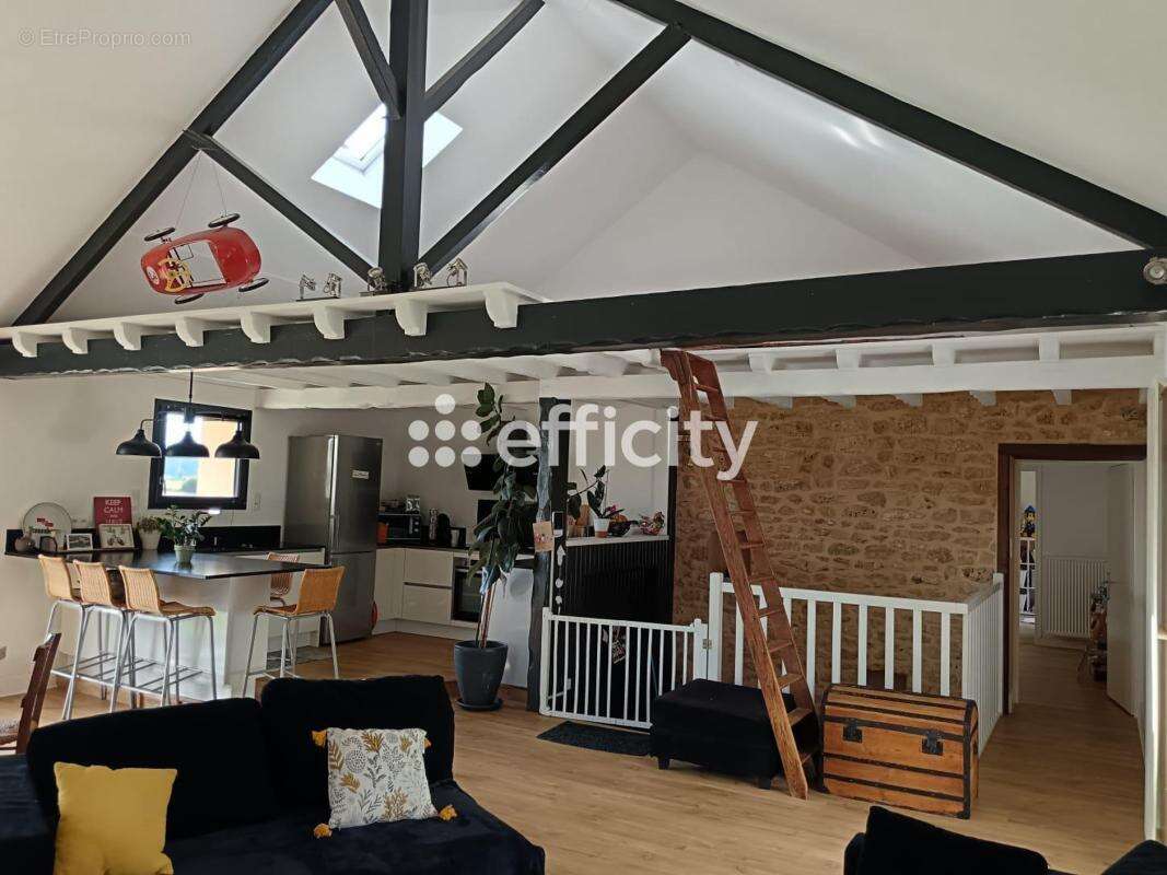 Maison 237 m² à Iteuil  - photo 8