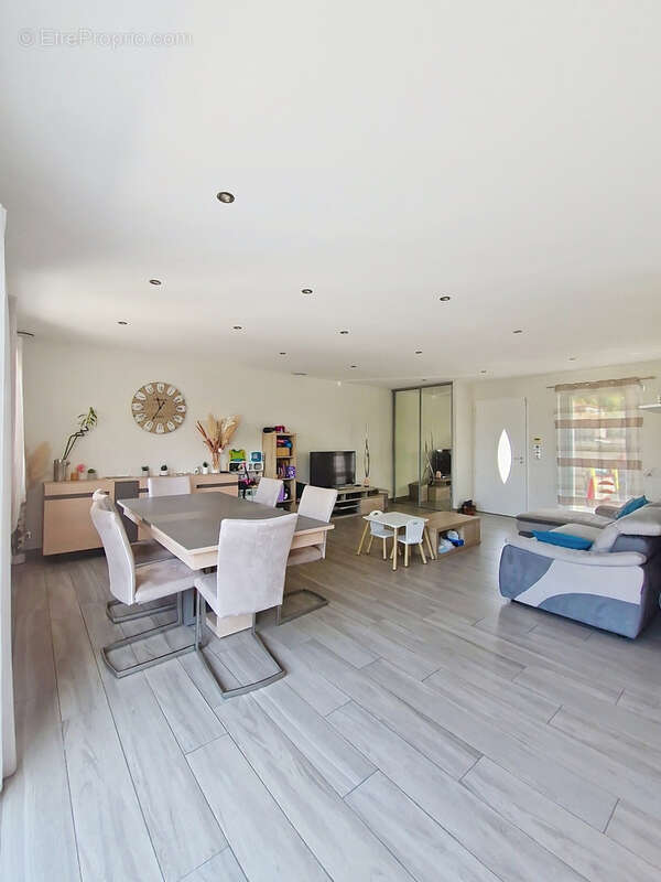 Maison à LIGNAN-SUR-ORB