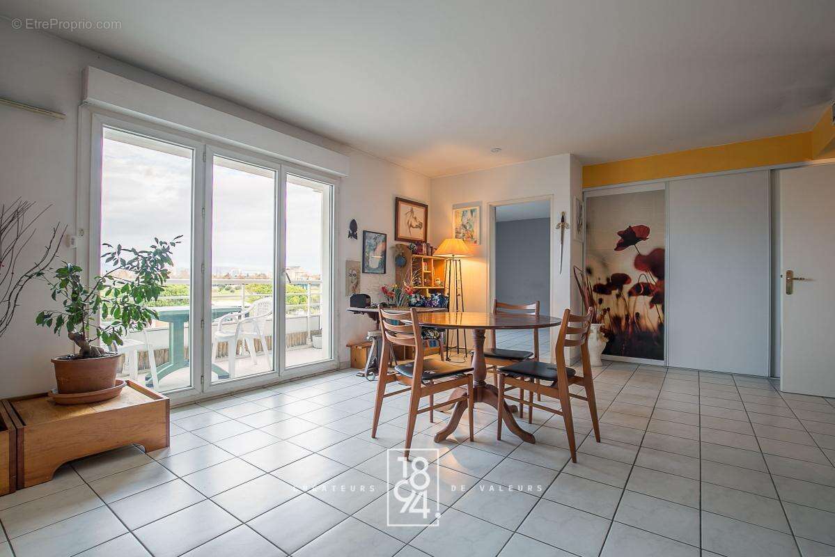Appartement à MARSEILLE-8E