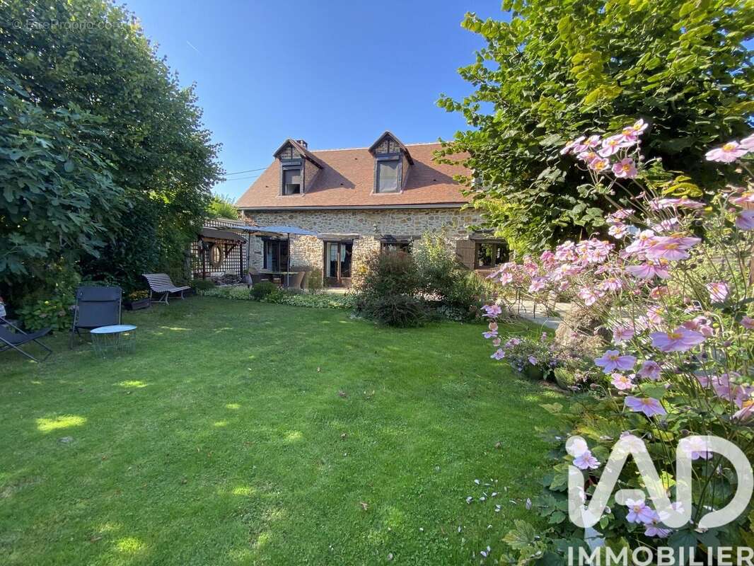 Photo 2 - Maison à SAINT-FARGEAU-PONTHIERRY