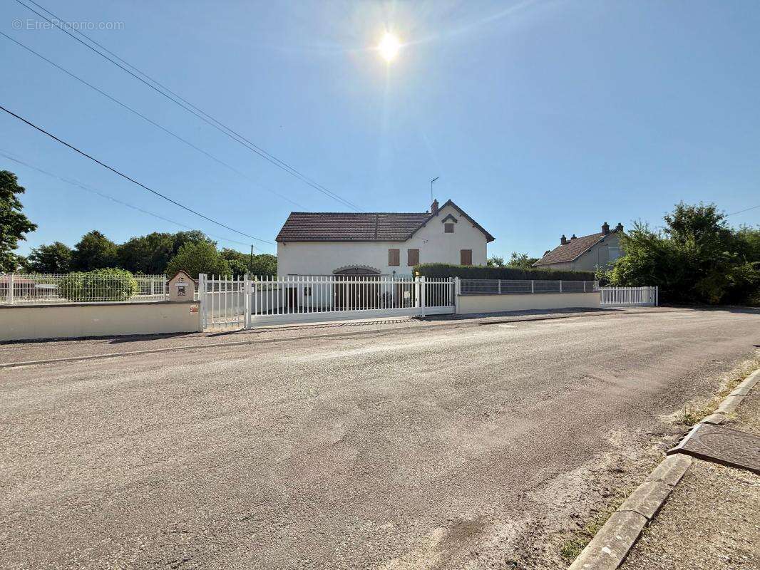Maison à VILLERS-LES-POTS