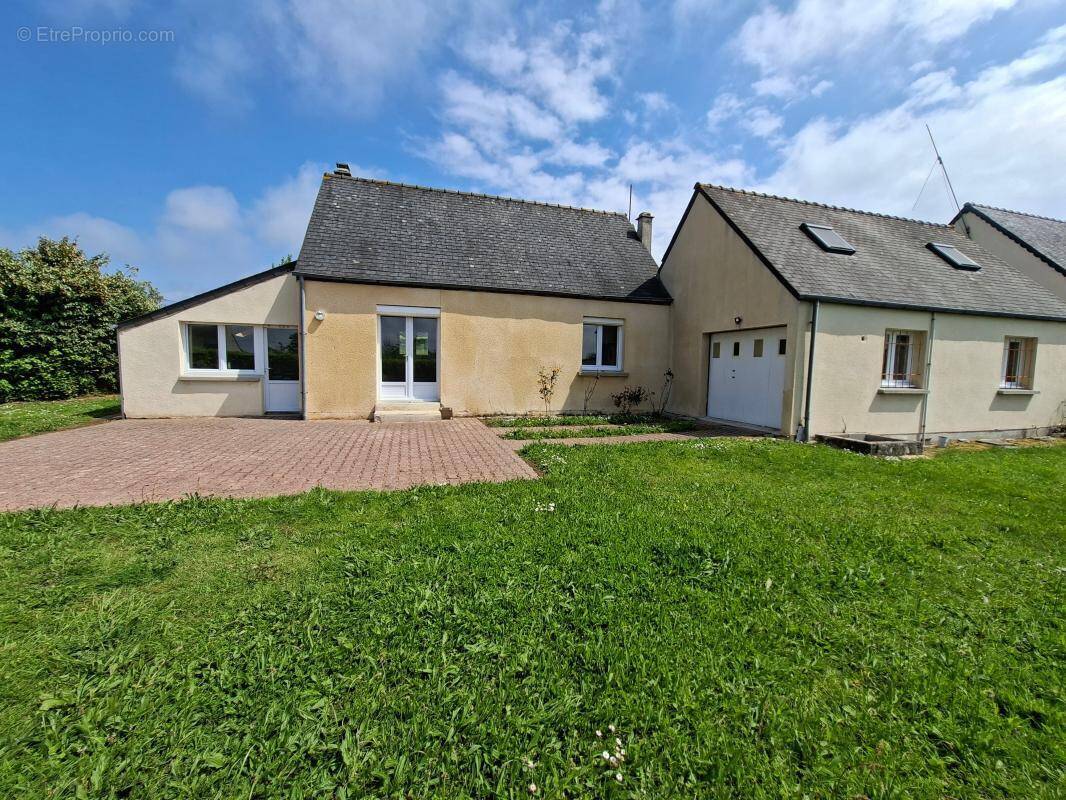Maison à LOCQUIREC