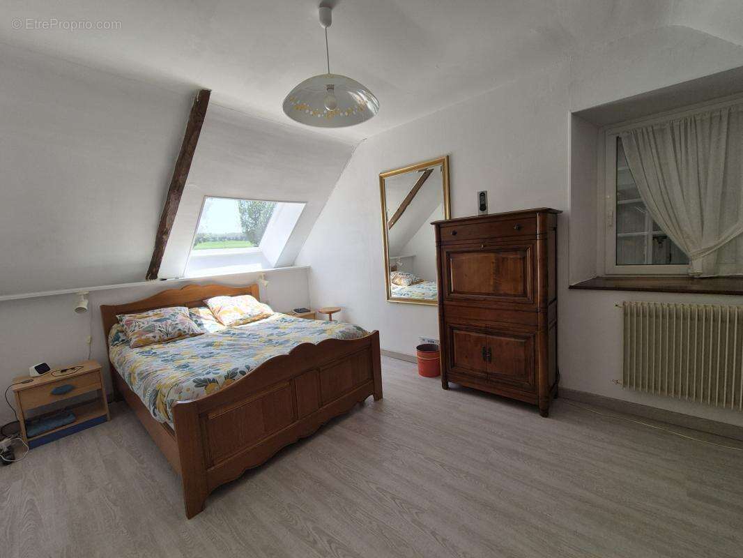 Maison en pierres sous ardoises -- 5 chambres, double garage - photo 12