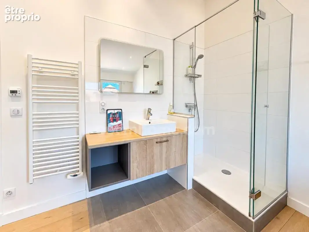 Annecy centre – appartement d’exception avec vue sur les toits et les montagnes - photo 14