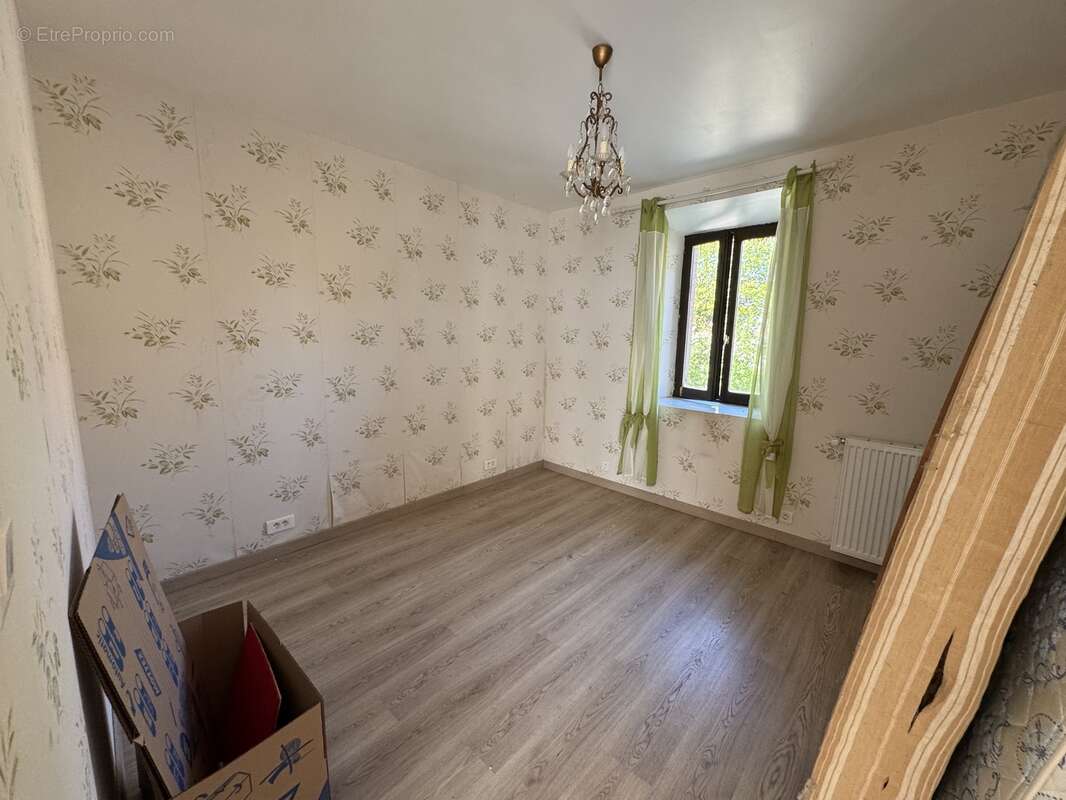 n°3 - Maison à ARRENES