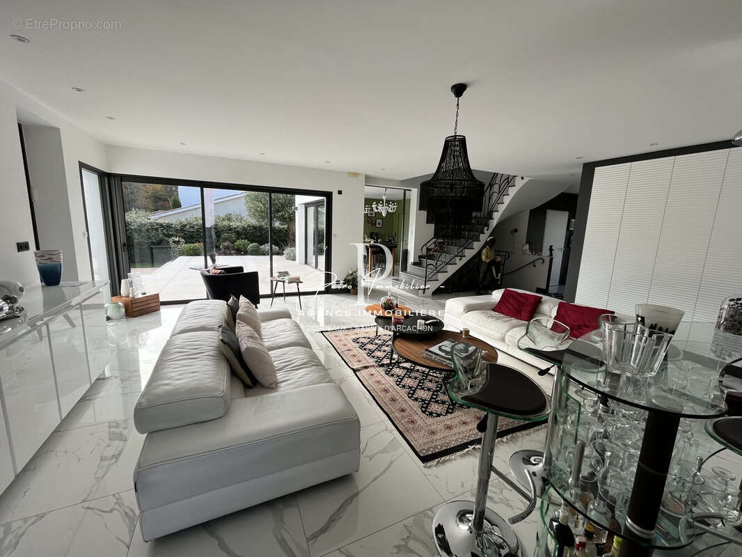 Maison à LE HAILLAN