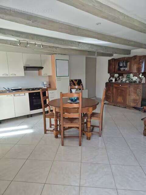 3 Espace repas appartement