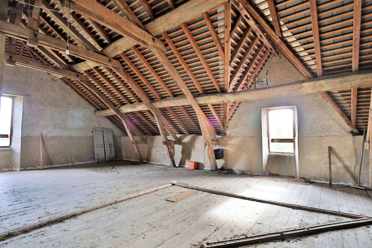 Maison à CASTELNAU-RIVIERE-BASSE