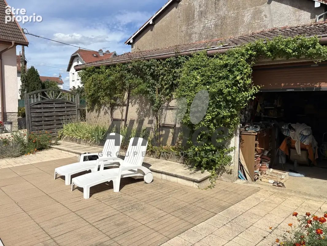 Maison  de  type  f5  sur  sous  sol  avec  piscine  a  luxeuil - photo 7
