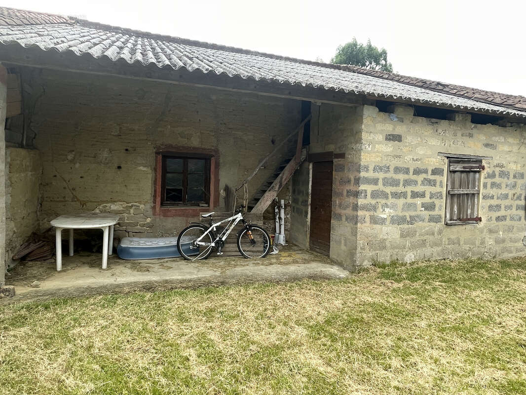 Maison à POLLIAT