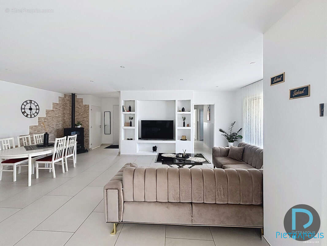 Maison 137 m² à Vonnas  - photo 6