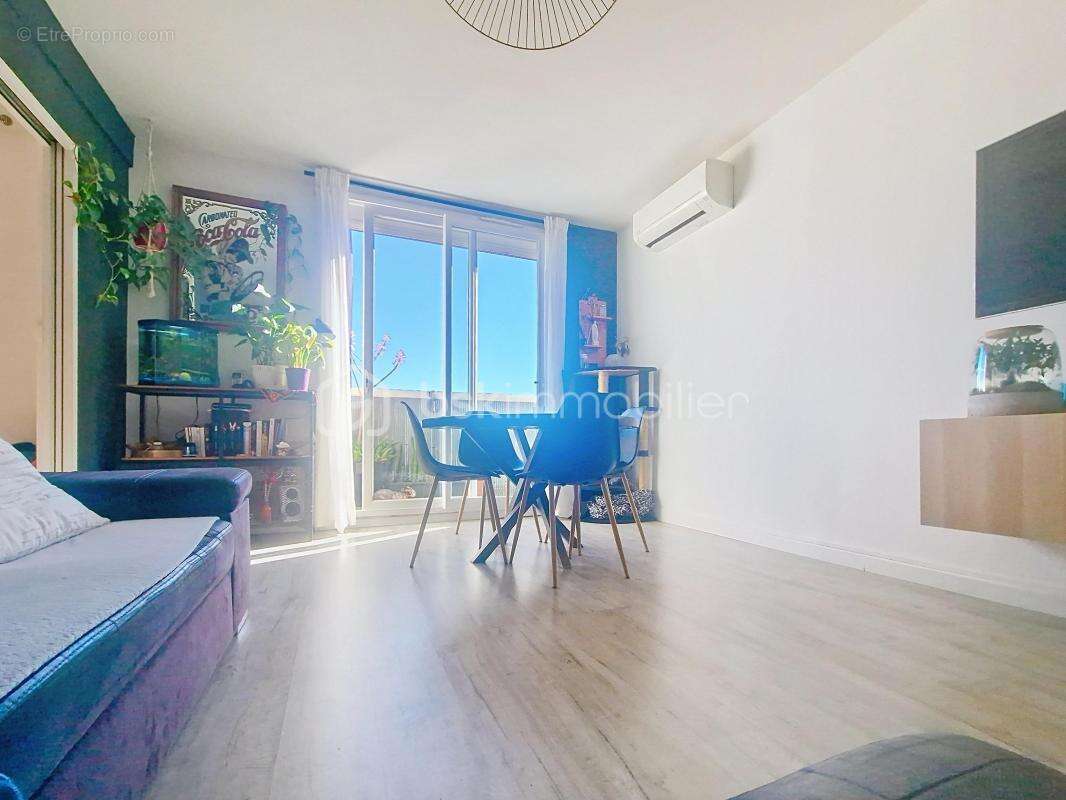 Appartement à ROGNAC