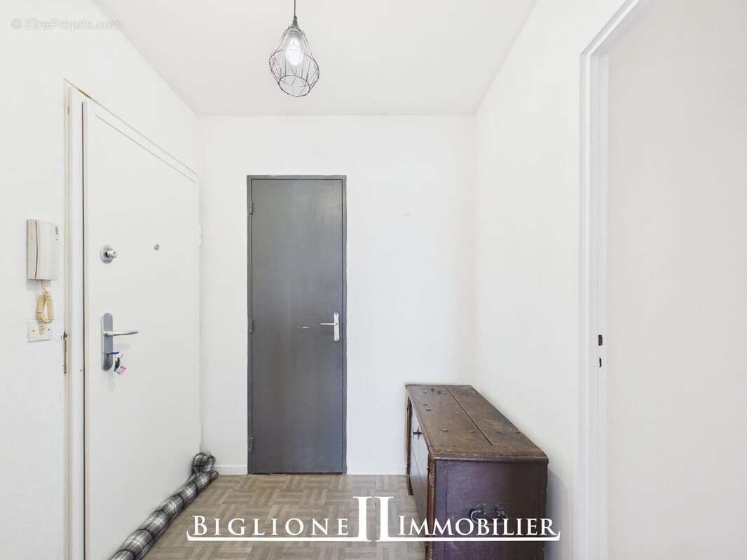 Appartement à VAUJOURS