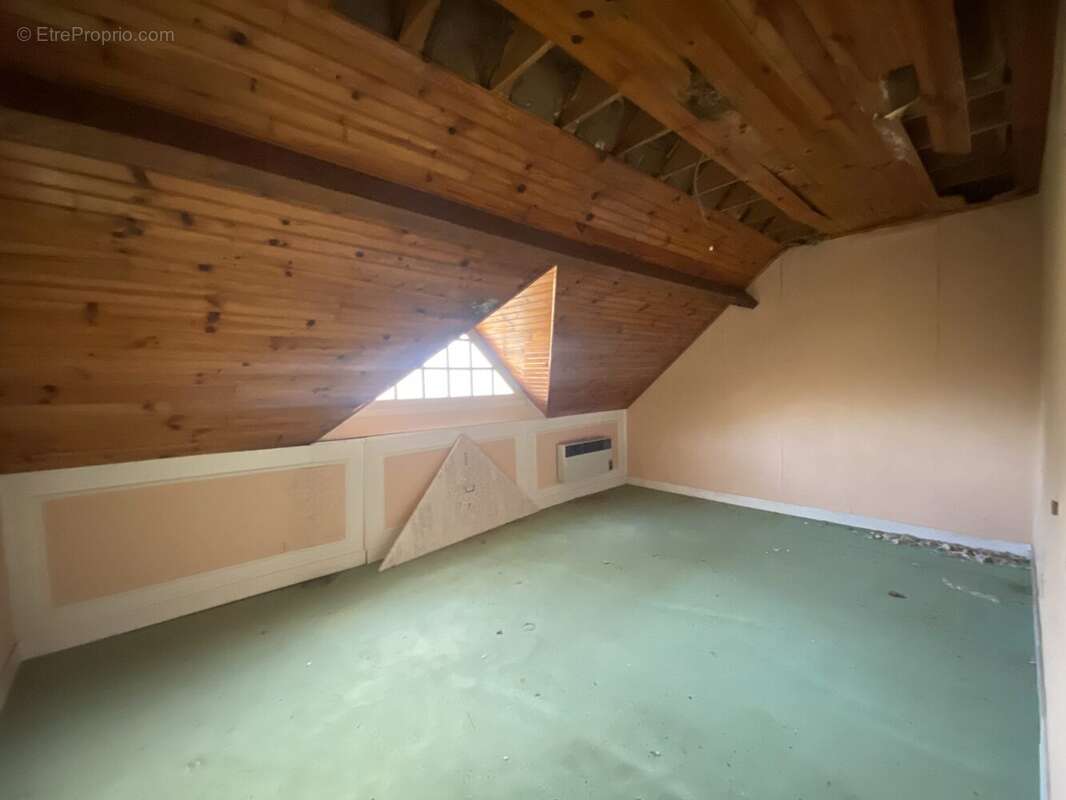 Maison à MARCILLY-EN-VILLETTE