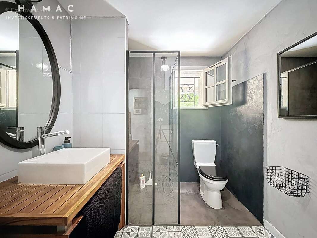 Maison à LA TOUR-DE-SALVAGNY