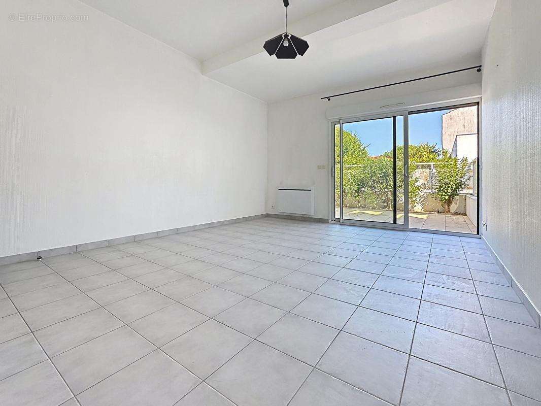 Appartement À Vendre - photo 3