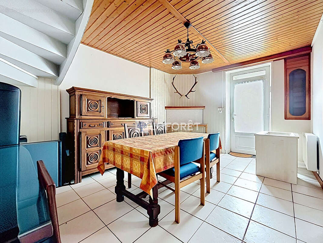 Maison Vasles 6 pièce(s) 135 m2 dépendances jardin - photo 12