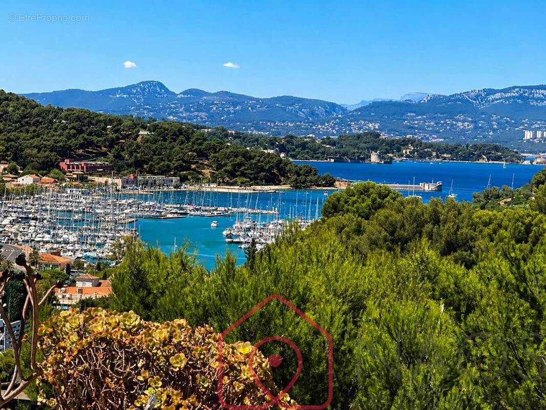 Appartement à SAINT-MANDRIER-SUR-MER