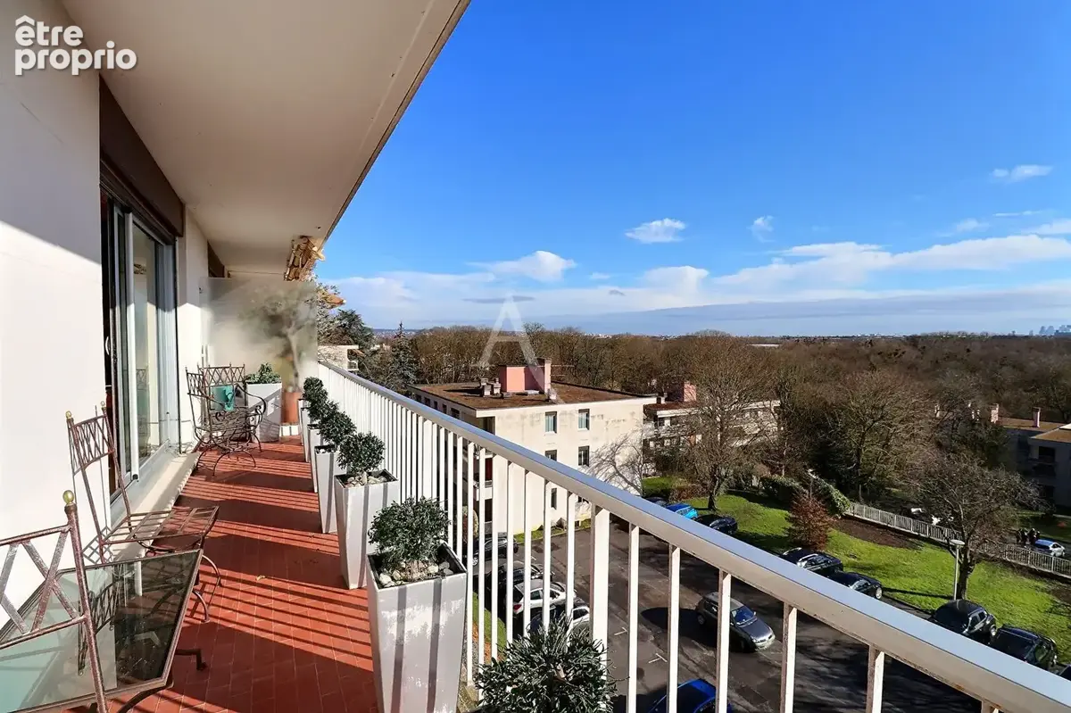 Appartement à LE MESNIL-LE-ROI