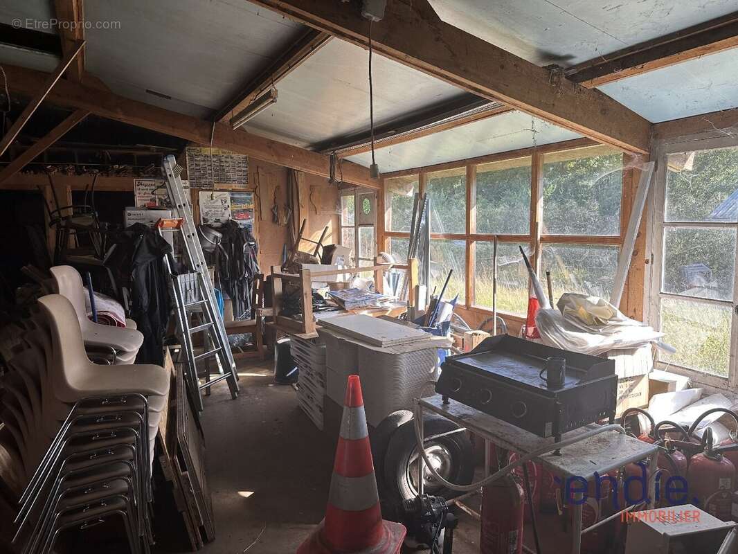 Joli local de 120 m2 transformable en habitation sur Forges - photo 4