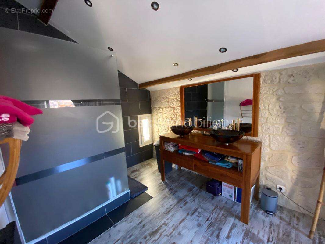 Maison à VILLECOMTAL-SUR-ARROS