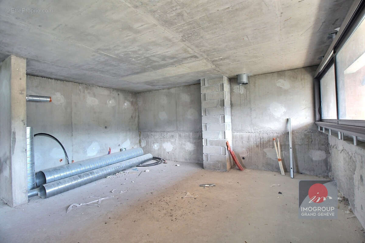 Apprtement duplex en état plateau brut  de 206 m² à Reignier - photo 8